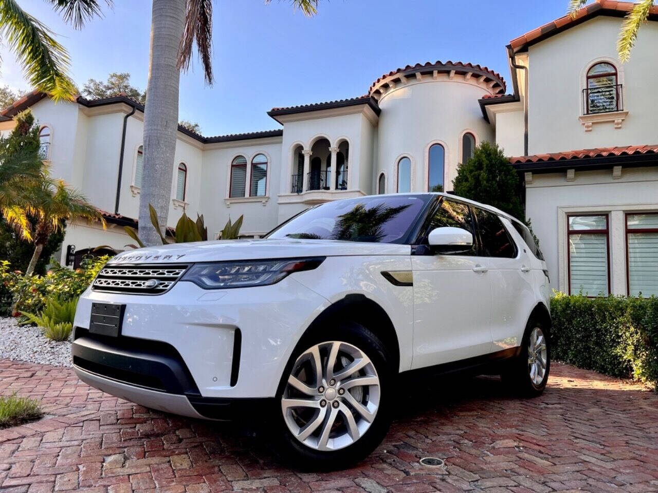 2018 Land Rover Discovery for sale at Signature Auto in Tampa, FL