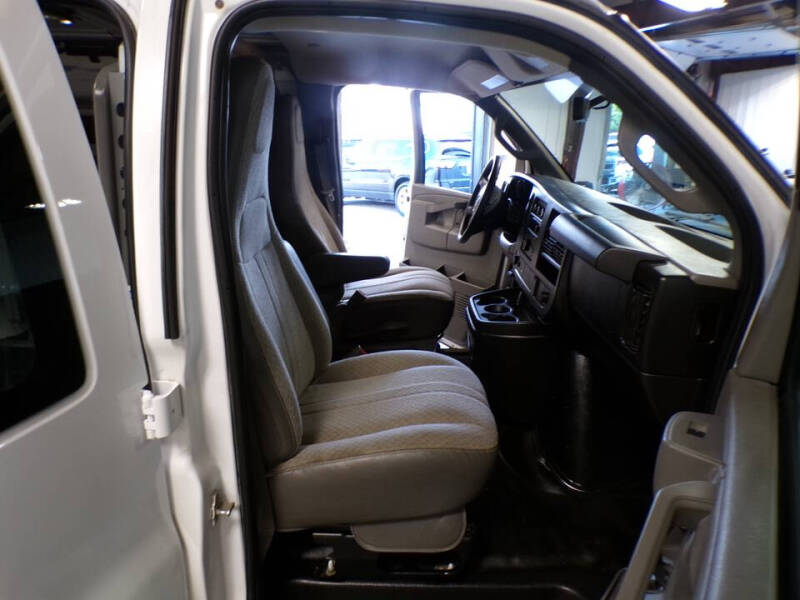 2017 Chevrolet Express 2500