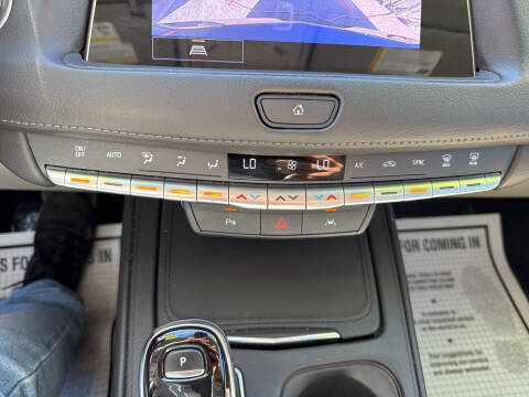 2023 Cadillac XT4 Premium Luxury