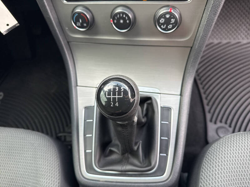 2015 Volkswagen Golf TSI Launch Edition