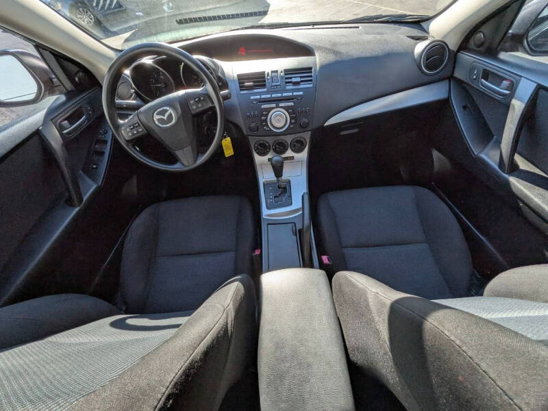 2011 Mazda MAZDA3 i Touring