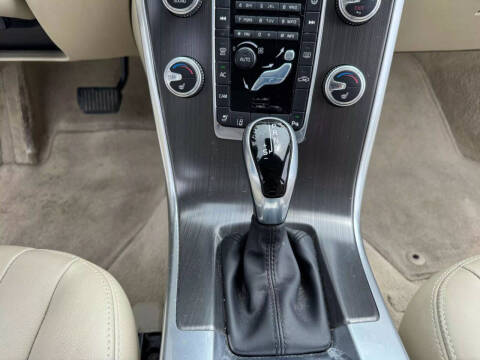 2016 Volvo XC60 T6 Platinum