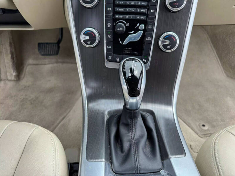 2016 Volvo XC60 T6 Platinum