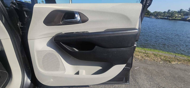 2018 Chrysler Pacifica Touring L