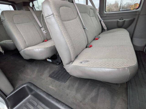 2025 Chevrolet Express LT 3500