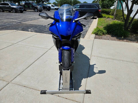 2024 Yamaha YZF-R1
