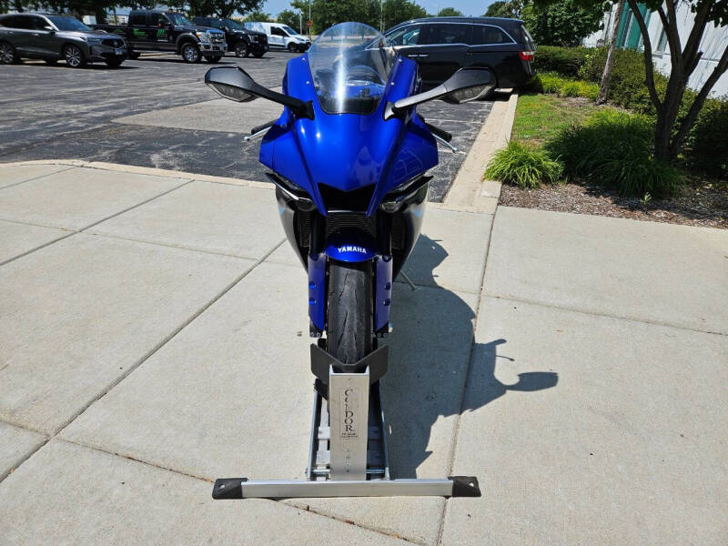 2024 Yamaha YZF-R1