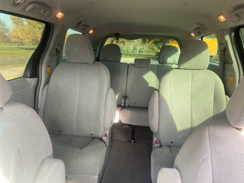2014 Toyota Sienna L 7-Passenger