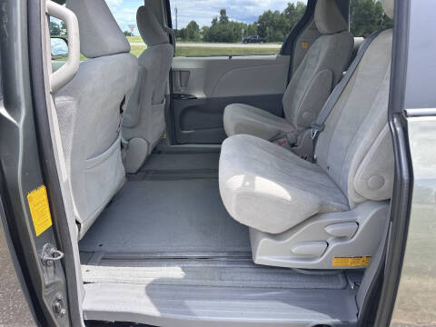 2011 Toyota Sienna LE 8-Passenger