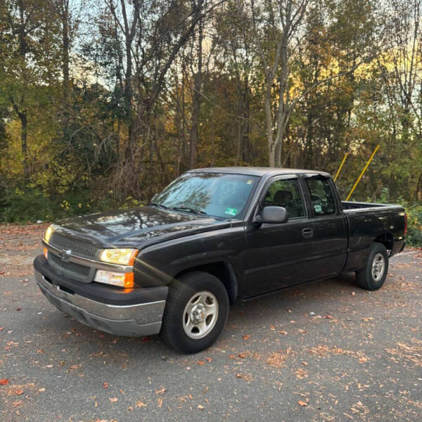 2003 Chevrolet Silverado 1500 LS photo 2