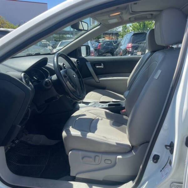 2012 Nissan Rogue SV w/SL Package