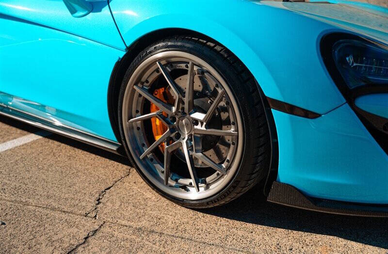 2017 McLaren 570GT