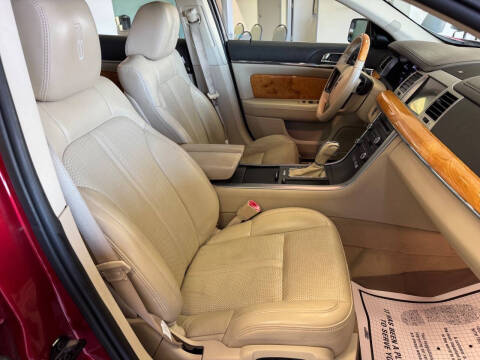 2011 Lincoln MKS