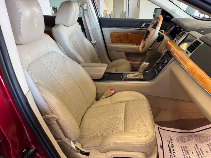 2011 Lincoln MKS