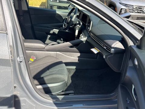 2026 Hyundai Elantra SE