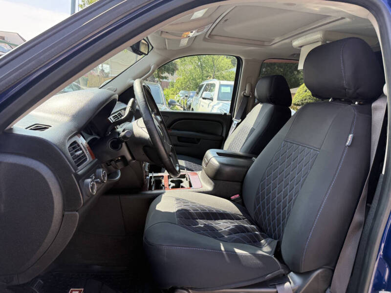 2013 Chevrolet Avalanche LTZ Black Diamond
