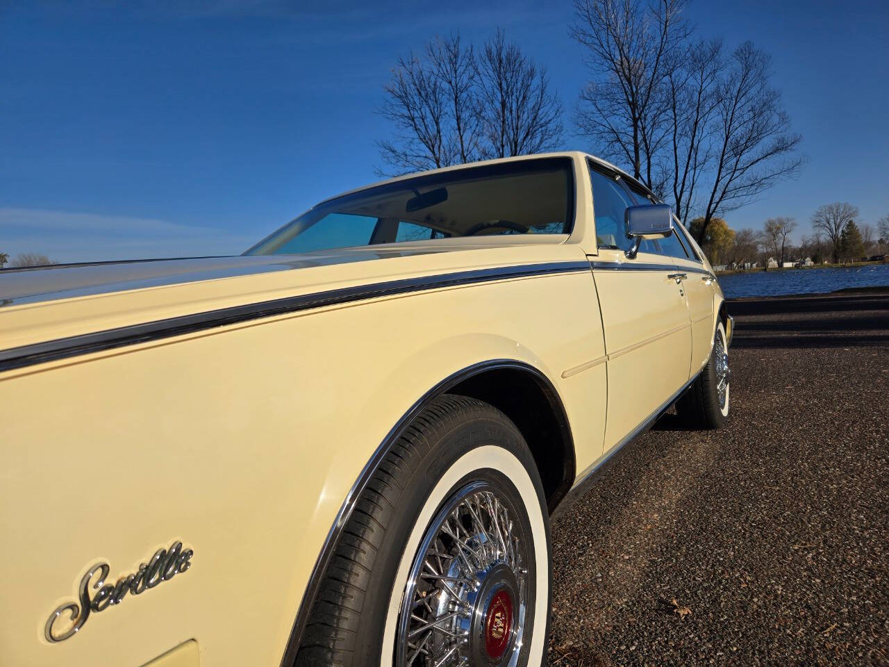 1984 Cadillac Seville 24
