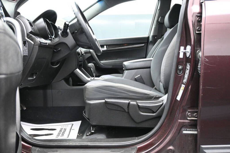 2011 Kia Sorento LX