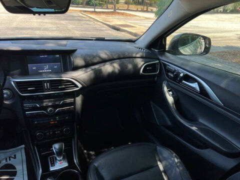 2018 Infiniti QX30 Premium