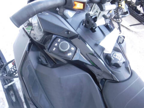 2021 Ski-Doo Renegade® X-RS® Rota