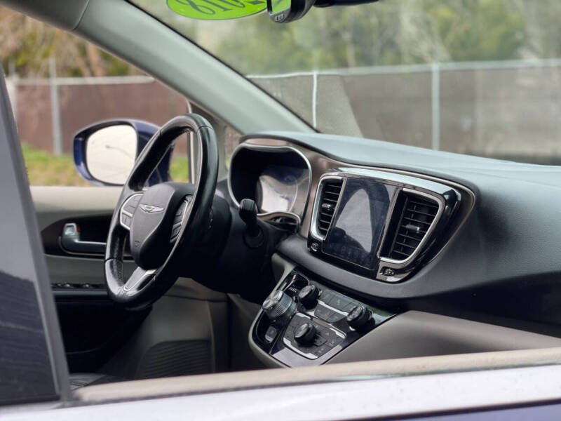 2018 Chrysler Pacifica Touring L Plus