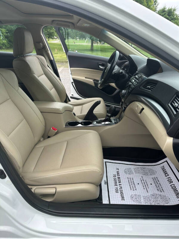 2015 Acura ILX 2.0L w/Tech