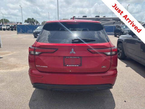 2023 Mitsubishi Outlander SE