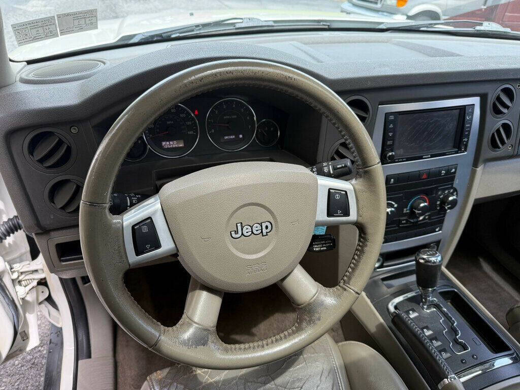 2010 Jeep Commander 22