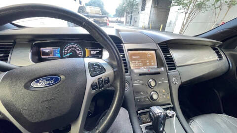 2015 Ford Taurus SEL