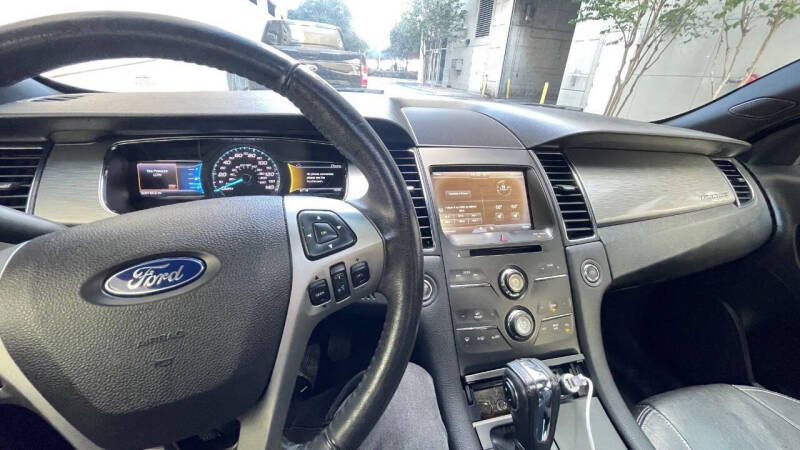 2015 Ford Taurus SEL