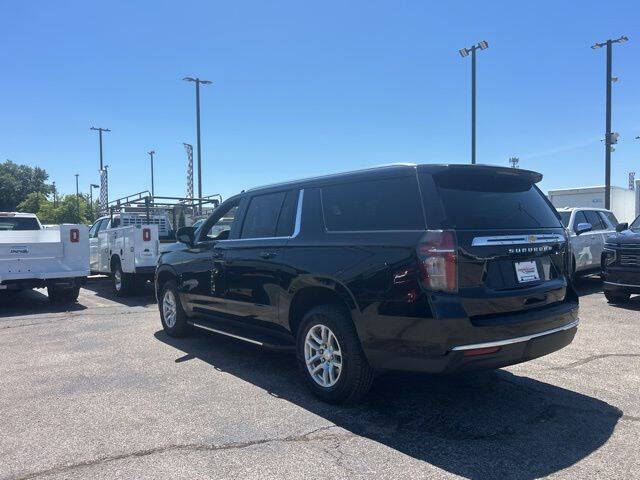 2024 Chevrolet Suburban LT