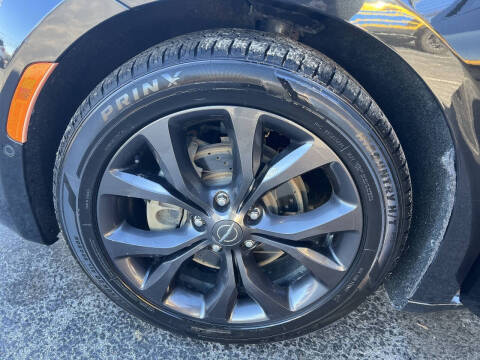 2020 Chrysler Pacifica Limited Red S