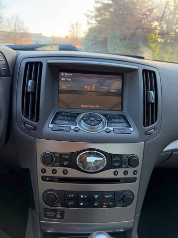 2011 Infiniti G25 Sedan x