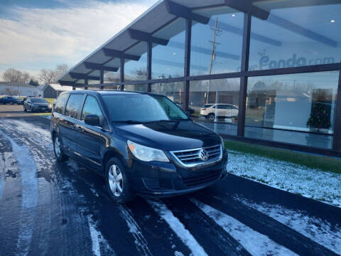 2010 Volkswagen Routan for sale at DrivePanda.com in Dekalb IL