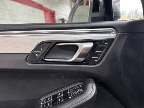 2015 Porsche Macan Turbo