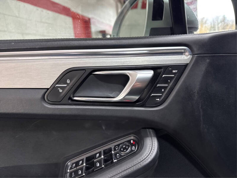 2015 Porsche Macan Turbo
