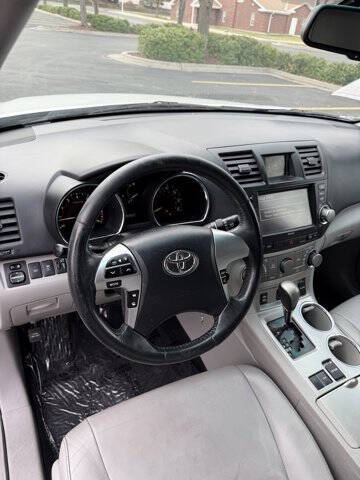 2012 Toyota Highlander SE