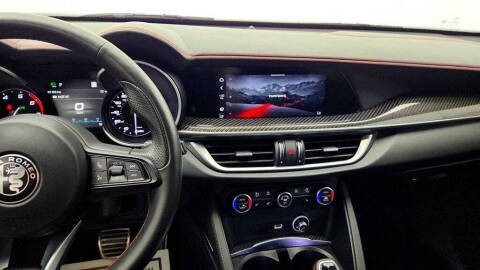 2023 Alfa Romeo Stelvio Estrema