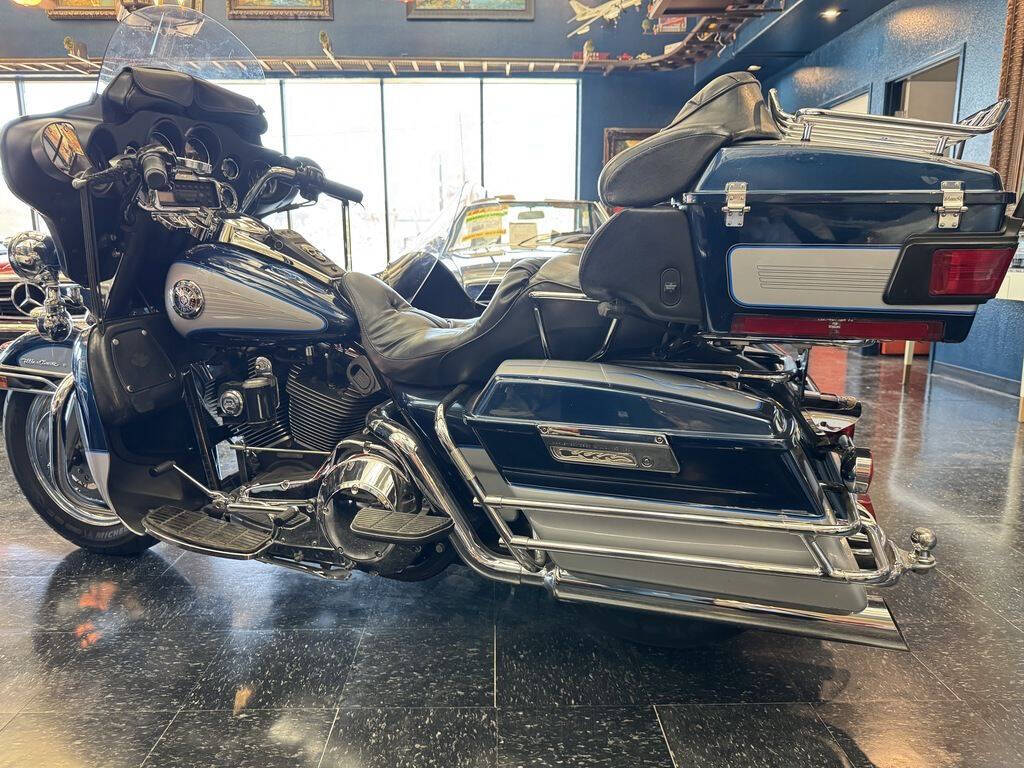 2002 Harley-Davidson® FLHTC - Electra Glide® Cl 9