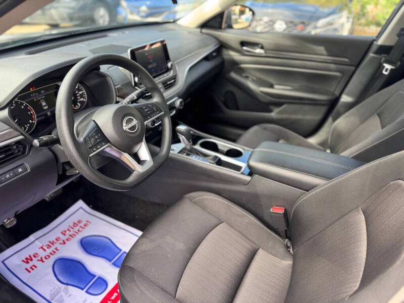 2024 Nissan Altima 2.5 SV