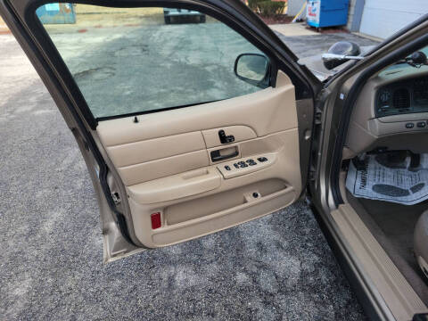 2004 Ford Crown Victoria