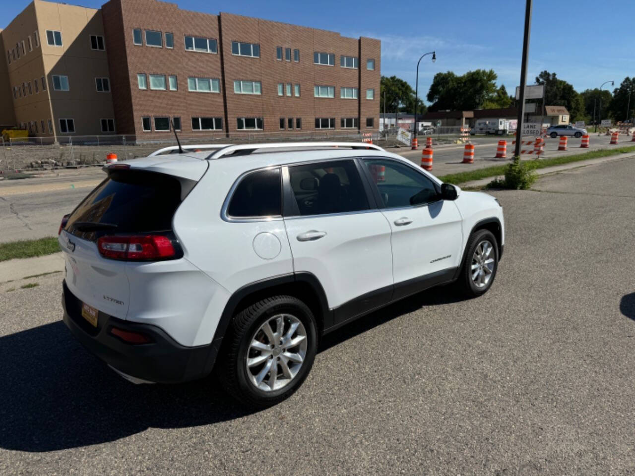 2016 Jeep Cherokee for sale at BEST DEAL AUTO SALES in Moorhead, MN