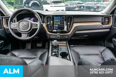 2022 Volvo XC60 B5 Momentum