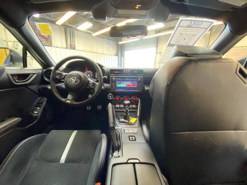 2025 Toyota GR86 Premium