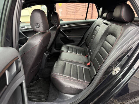 2015 Volkswagen Golf GTI SE