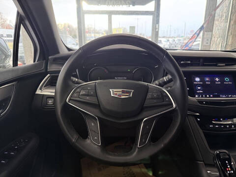 2025 Cadillac XT5 Luxury