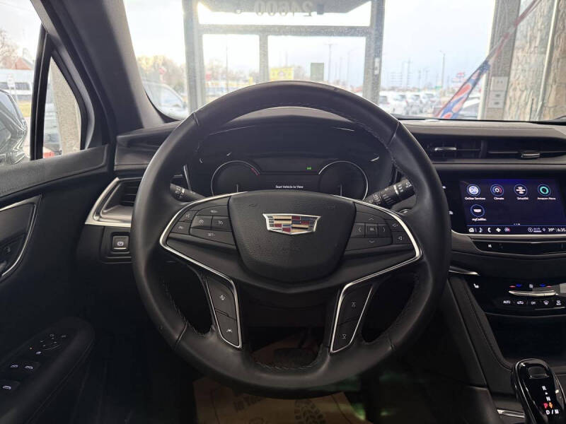 2025 Cadillac XT5 Luxury
