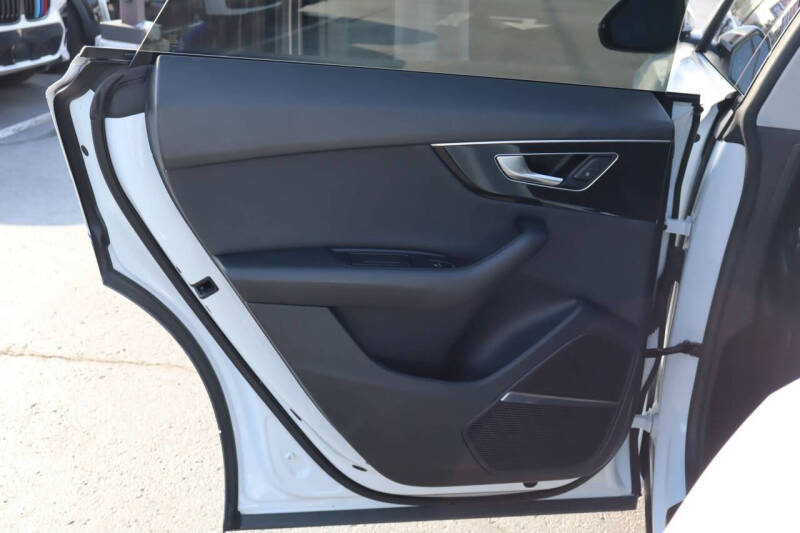 2019 Audi Q8 quattro Premium Plus 55 TFSI