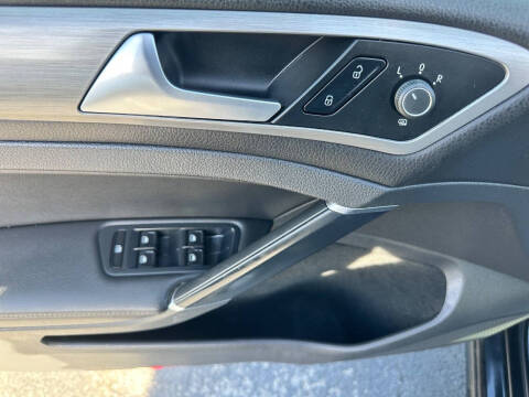 2015 Volkswagen Golf TSI S