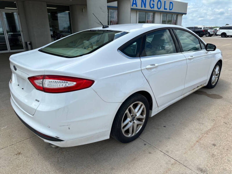 2016 Ford Fusion SE